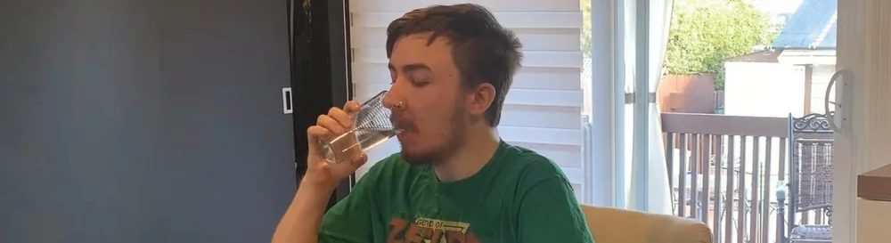 Найкращі ігри, схожі на Each Sale I Drink a Glass of Water